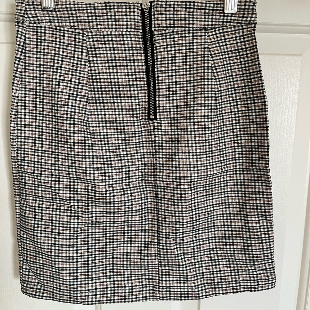 Garage Black, Green and White Plaid Mini Skirt Size XS - Picture 2 of 5